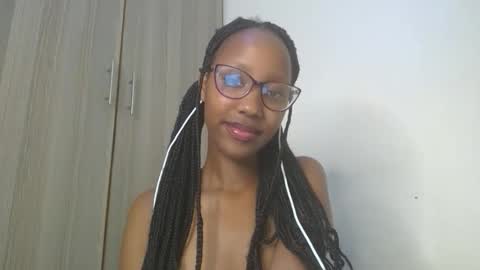 snowfox254 online show from 10.20.25