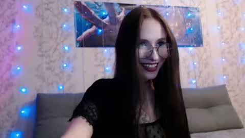 Snapshot of snowwhate_00 chatting on 06.25.26 SnowWhate 00 online show from 06.25.26
