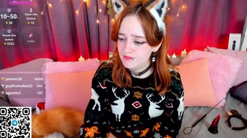 Snapshot of snowwhite_fox chatting on 12.13.24 Molly online show from 12.13.24