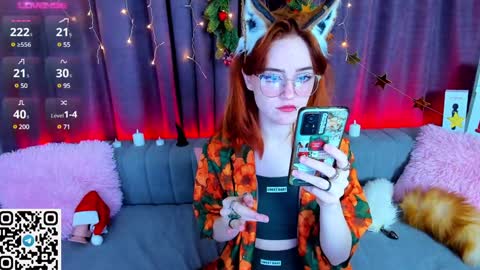 Snapshot of snowwhite_fox chatting on 12.20.24 Molly online show from 12.20.24