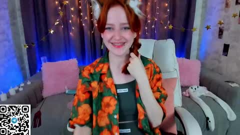 Snapshot of snowwhite_fox chatting on 02.11.25 Molly online show from 02.11.25