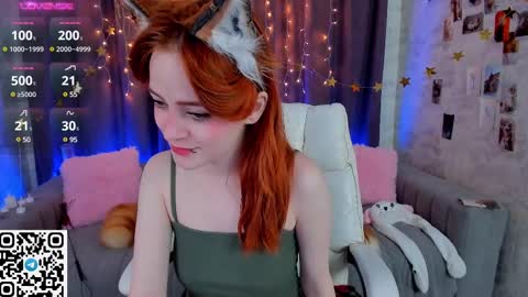 Snapshot of snowwhite_fox chatting on 02.18.25 Molly online show from 02.18.25