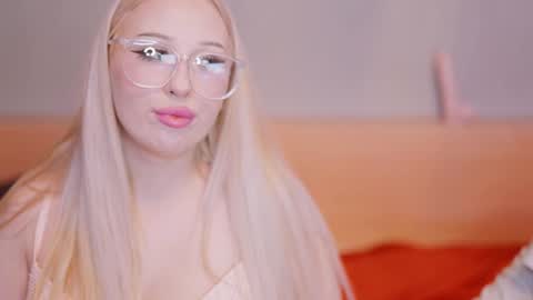 Snowy Bubbles online show from 03.16.26