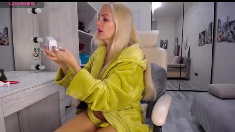 Monna online show from 11.06.25