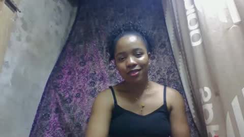 Snapshot of soamanaperina chatting on 10.21.25 soamanaperina online show from 10.21.25
