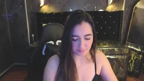 soffi_betacur_b online show from 10.23.25