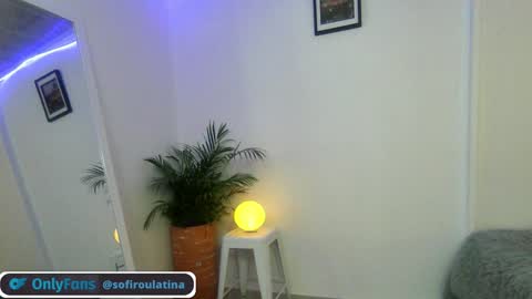 soffi_rousel_ online show from 12.30.24