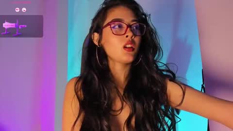 Snapshot of soffi_sweet1 chatting on 09.25.25 Danna online show from 09.25.25