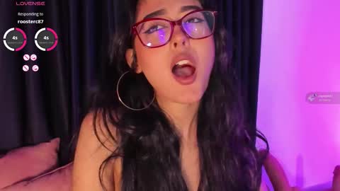 Snapshot of soffi_sweet1 chatting on 10.11.25 Danna online show from 10.11.25