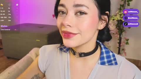 Snapshot of soffimoon_ chatting on 10.11.25 IG Soffimoon I THANK YOU FOR LEAVING YOUR FOLLOW online show from 10.11.25