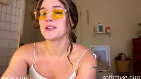 Julia    online show from 01.05.25