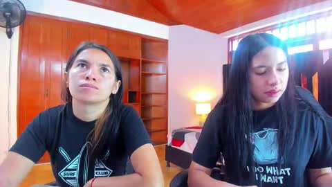 Snapshot of soffy_and_mia chatting on 10.10.25 soffy and mia online show from 10.10.25