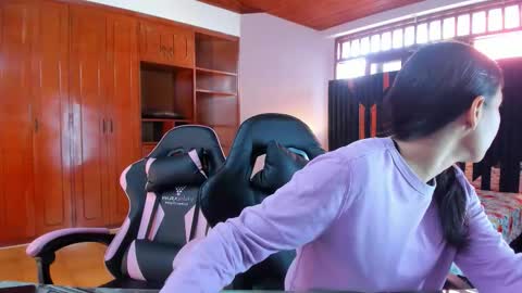 soffy and mia online show from 12.20.25