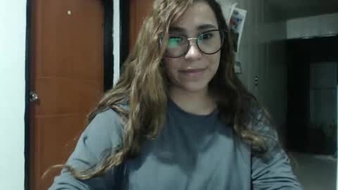 Snapshot of sofi4__ chatting on 09.13.25 sofi online show from 09.13.25