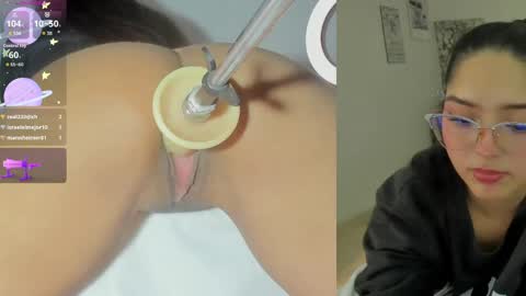 Snapshot of sofi__velez_ chatting on 05.28.26 Sofi online show from 05.28.26