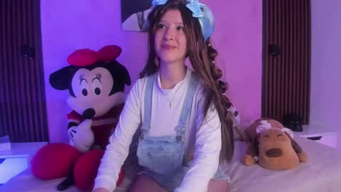 sofi_cuttie online show from 11.12.25