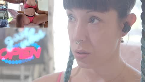 Snapshot of sofi_mora chatting on 09.16.25 Sofi Mora online show from 09.16.25