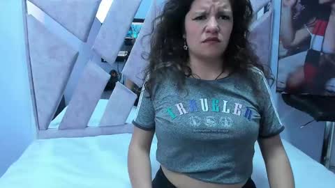 Snapshot of sofi_noa chatting on 01.19.25 Sofi Noa online show from 01.19.25