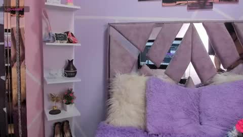 Snapshot of sofi_noa chatting on 02.20.25 Sofi Noa online show from 02.20.25