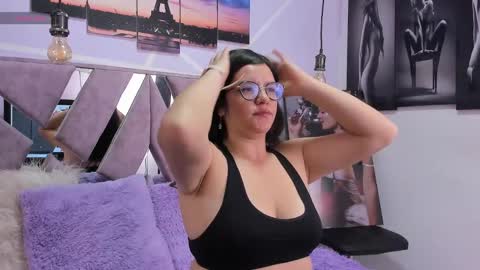 Snapshot of sofi_noa chatting on 02.24.25 Sofi Noa online show from 02.24.25