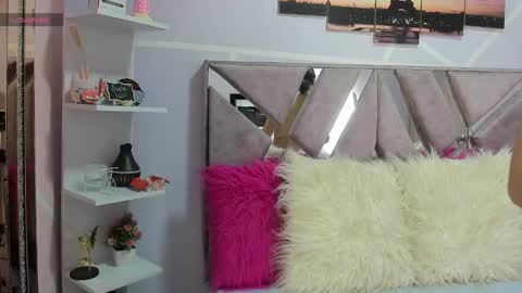 Snapshot of sofi_noa chatting on 03.12.25 Sofi Noa online show from 03.12.25