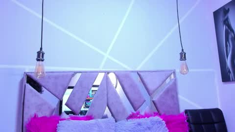 Snapshot of sofi_noa chatting on 09.23.25 Sofi Noa online show from 09.23.25