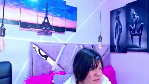 Snapshot of sofi_noa chatting on 10.20.25 Sofi Noa online show from 10.20.25