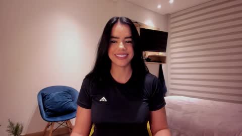Snapshot of sofi_saenzz chatting on 10.25.25 Sofi Saenzz  online show from 10.25.25