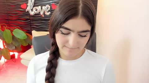 Snapshot of sofia44 chatting on 09.20.25 Skarlett online show from 09.20.25