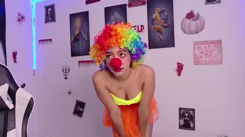 Snapshot of sofia_arango1107 chatting on 10.25.25 sofia_arango1107 online show from 10.25.25