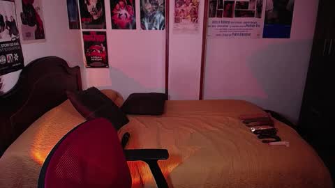 Snapshot of sofia_coolle chatting on 10.10.25 Sofi online show from 10.10.25