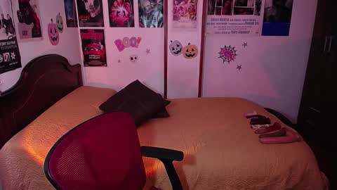 Snapshot of sofia_coolle chatting on 10.21.25 Sofi online show from 10.21.25