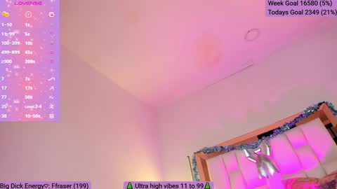 Snapshot of sofia_dream7 chatting on 12.17.24 Sofi online show from 12.17.24