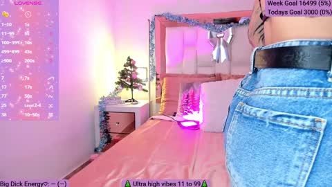 Snapshot of sofia_dream7 chatting on 12.18.24 Sofi online show from 12.18.24