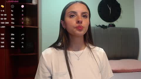 Snapshot of sofia_her chatting on 12.12.24 Sofia online show from 12.12.24