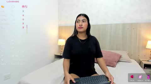 Sofia Ostos online show from 10.27.25