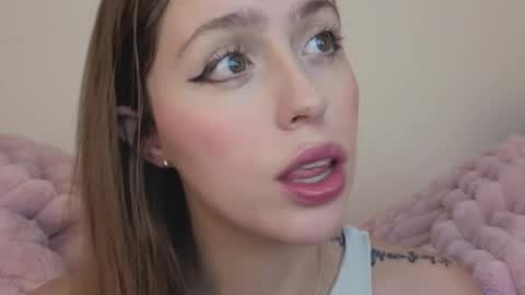 Snapshot of sofia_palacios_ chatting on 09.18.25     online show from 09.18.25