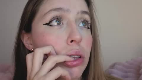 Snapshot of sofia_palacios_ chatting on 10.01.25     online show from 10.01.25