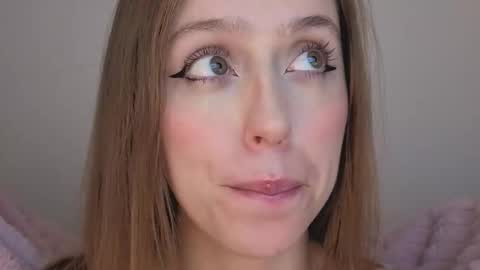 Snapshot of sofia_palacios_ chatting on 10.08.25     online show from 10.08.25