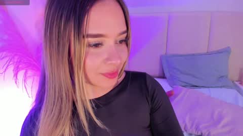 SOFIA PAMELA online show from 03.11.25