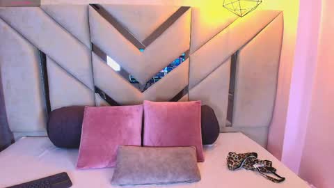   online show from 06.04.26