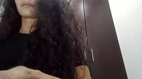 Snapshot of sofia_resiliente chatting on 11.07.25 SOFIA online show from 11.07.25