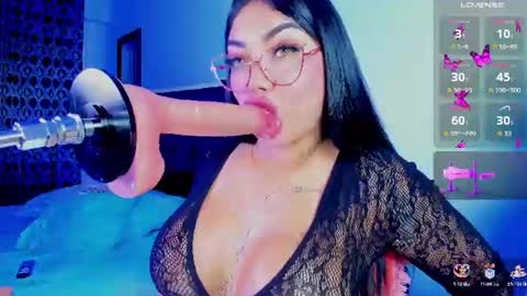 Snapshot of sofia_riot1 chatting on 07.19.26 sofia online show from 07.19.26