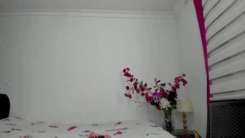 Snapshot of sofia_sorceress chatting on 12.23.24 sofia_sorceress online show from 12.23.24