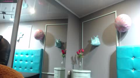 Snapshot of sofia_white3 chatting on 02.14.25 Sofa online show from 02.14.25