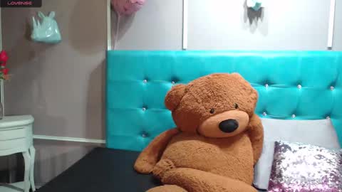 Snapshot of sofia_white3 chatting on 03.10.25 Sofa online show from 03.10.25