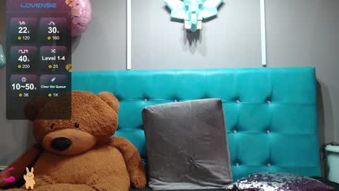 Snapshot of sofia_white3 chatting on 03.10.25 Sofa online show from 03.10.25