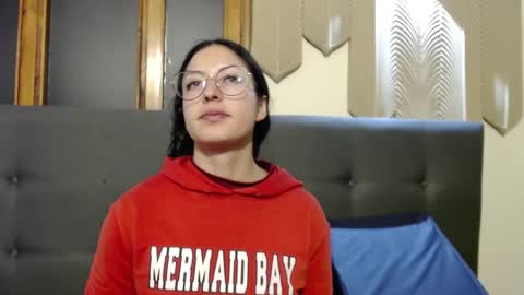 Snapshot of sofia_white3 chatting on 09.30.25 Sofa online show from 09.30.25