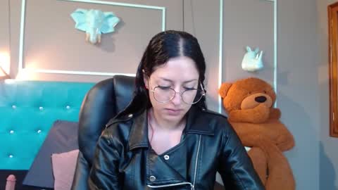 Snapshot of sofia_white3 chatting on 10.04.25 Sofa online show from 10.04.25