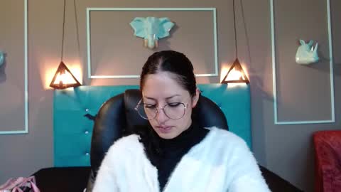 Snapshot of sofia_white3 chatting on 10.12.25 Sofa online show from 10.12.25